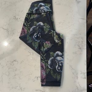 Lululemon leggings. Size 6. Great condition.